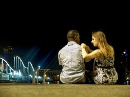 barcelona night couple