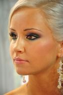 makeup for blonde bride