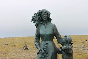 woman and child statue