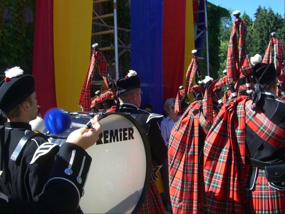 kilt good luck bag bagpiper drummer