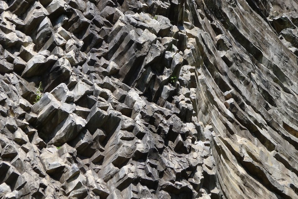 stone rock wall basalt panama