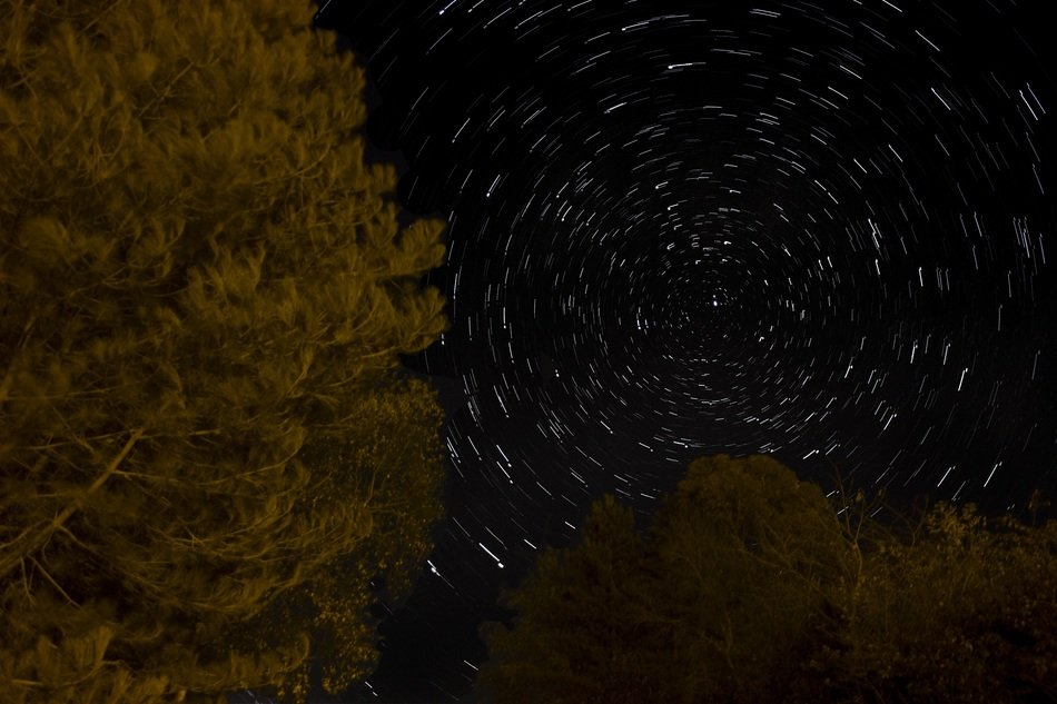 star trail long exposure night