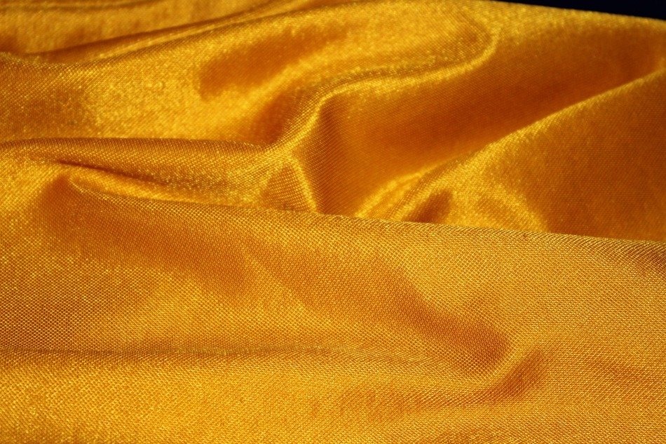 yellow jersey cloth object
