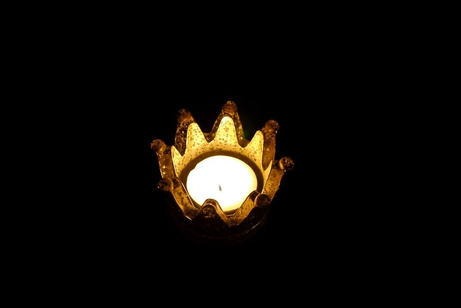 crown fire flame light