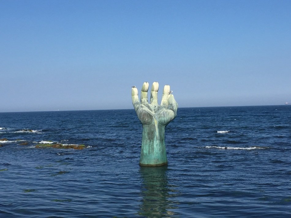 sea statue nature hand wallpapers