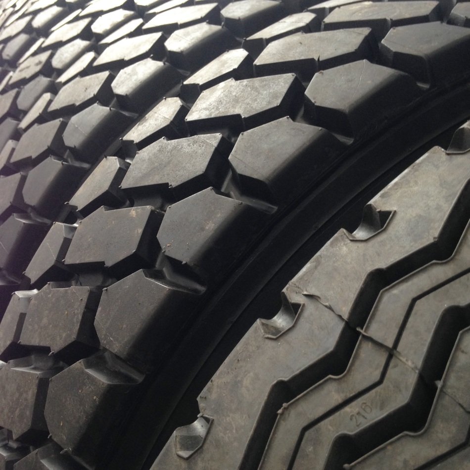 rims abstract texture cracks forms
