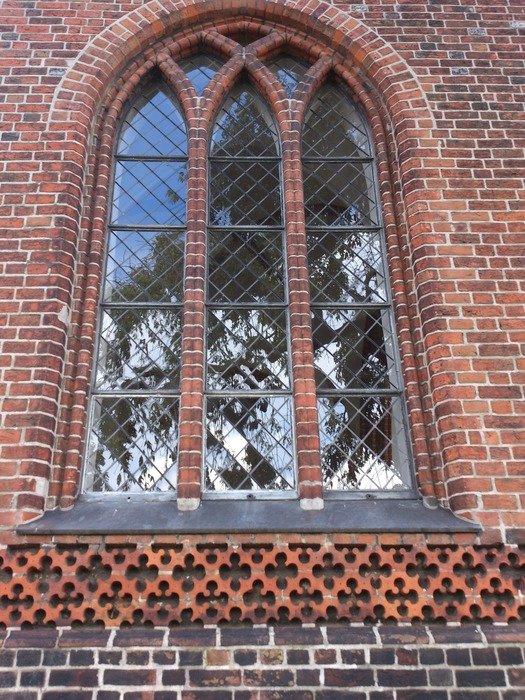 old window churh gothic