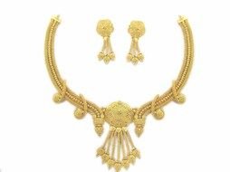 Gold Necklace as a graphic illustration