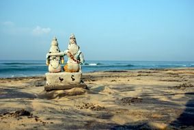 sea beach statues