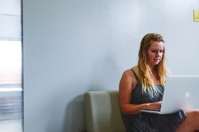 startup project for businesswoman