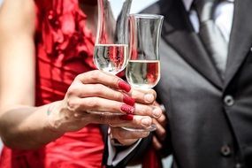 couple drinking sparkling wine