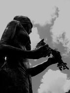 Grey statue of women