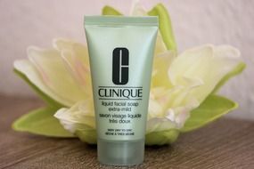 tube cream clinique