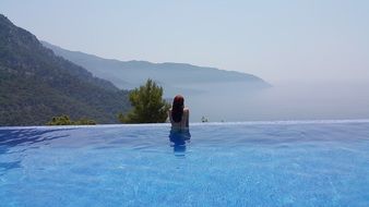 girl in the infinite pool