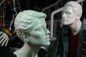 female mannequins heads