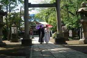 girls in kimono walking