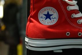 red converse all star sneaker