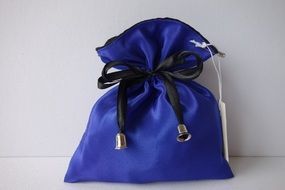 purse of the sapphire color