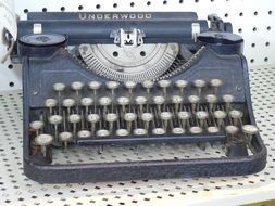 typewriter like antiques