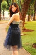 girl posing in prom dress