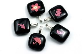 glass accessories with different figures