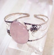 bracelet with rose quartz