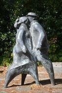statue couple woman and man