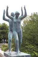 bare sculptures in the oslo