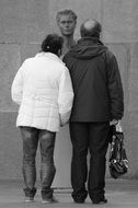 people look at the statue