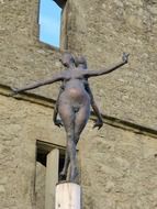 sculpture bronze woman