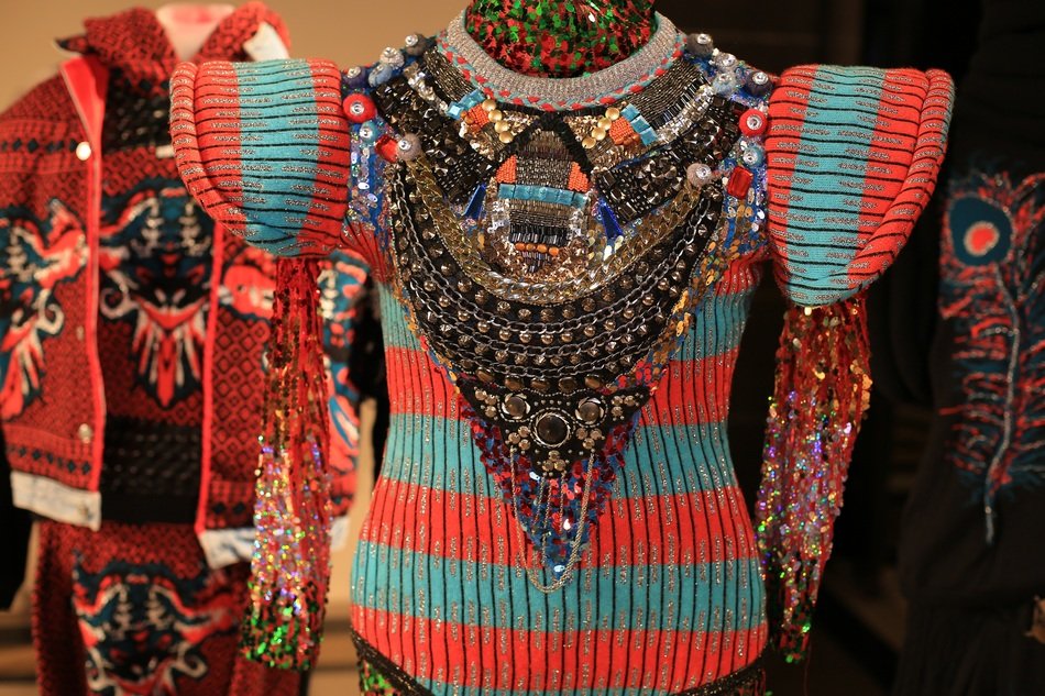 Elegant dress witn jewellery colorful