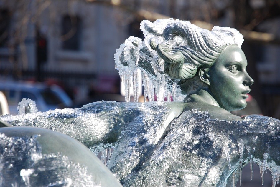 fountain in the ice on trafalgar square