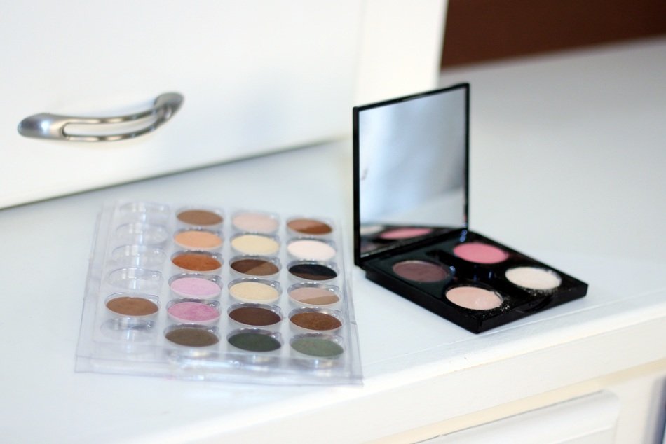 makeup facial pallet