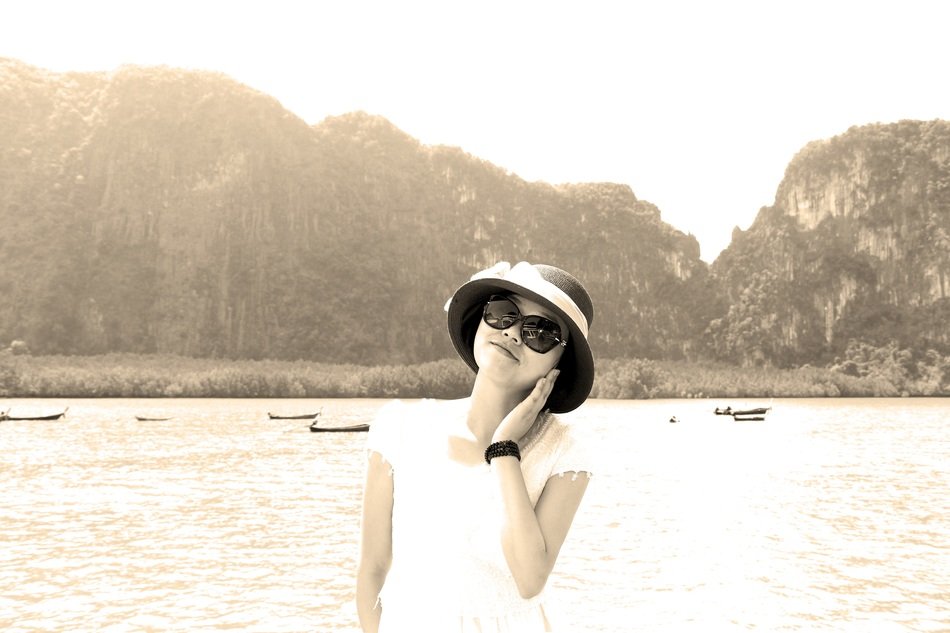 portrait woman on the lake