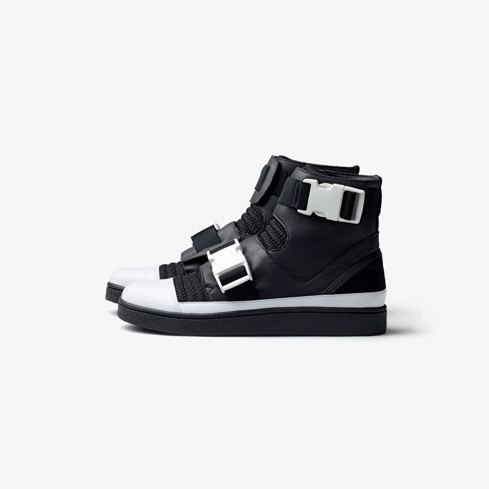 men's sneakers with metal buckles