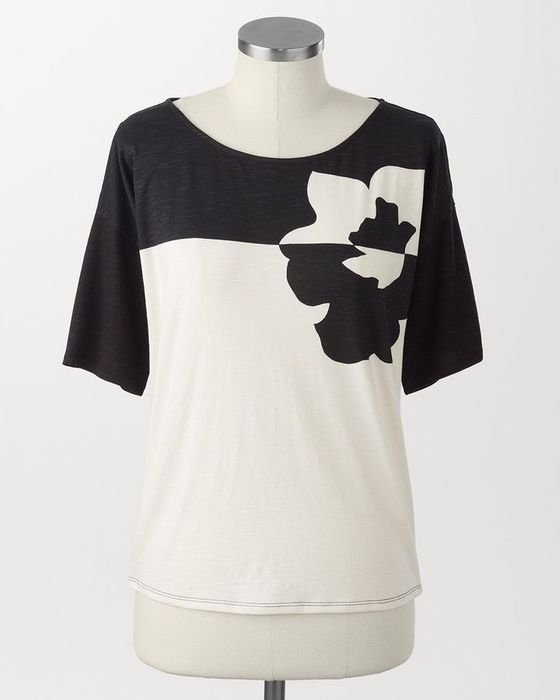Clip art of black and white sweatshirt