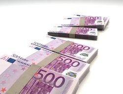 sealed banknotes of 500 euros