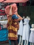 Photo of working man in maracaibo