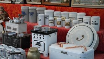 tableware junk market