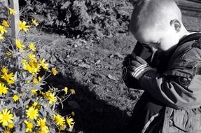 Black and white photo of the small photographer