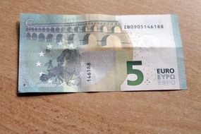 a banknote of five euro