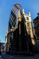 tower in london under blue sky