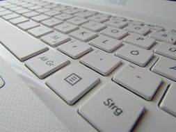 white keyboard from laptop