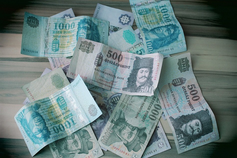 paper money huf hungarian currency