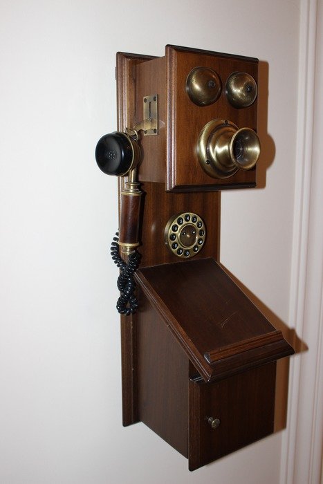 historic phone to hotel