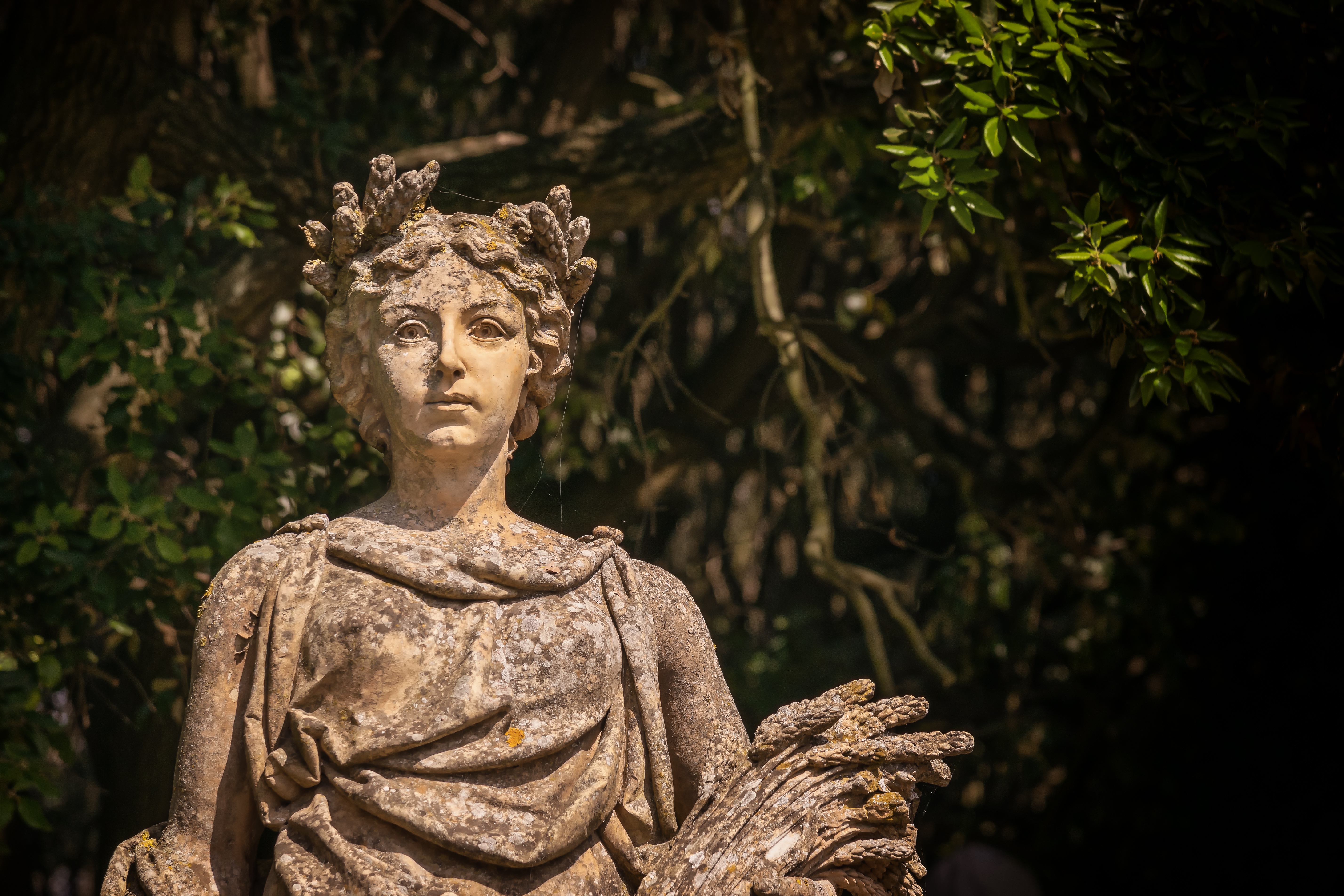 Stone woman. Статуя Пандоры Шубин. Каменные скульптуры. Античная скульптура. Античны каменные скульптуры.