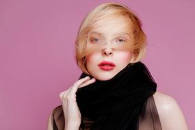 Blonde with the makeup