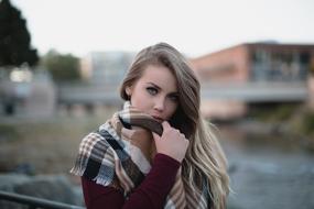 posing model outside in cold weather