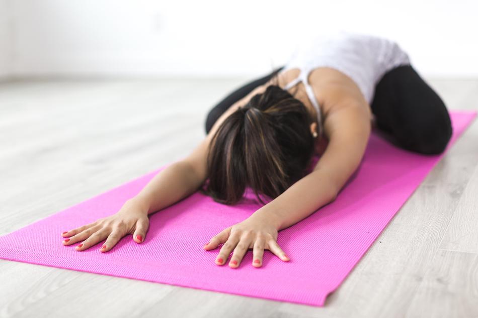 Woman Yoga pink
