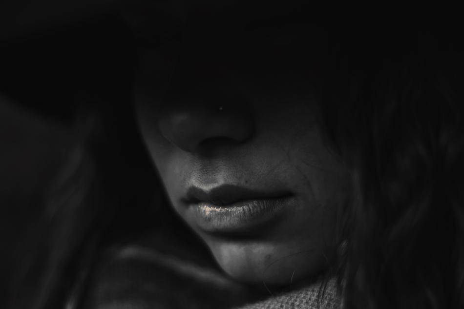 Black and white photo of the emotions of the woman